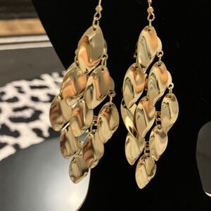 Gold leaf drop earring